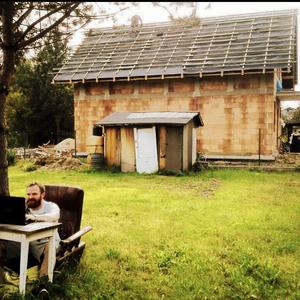 Backstage With Miley (feat. J4M)