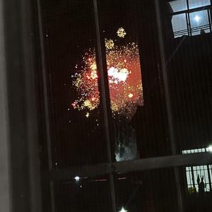 想谈恋爱可是我没钱啥也没有算了吧