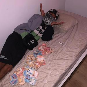 Eu coleciono vadias (feat. 2J)