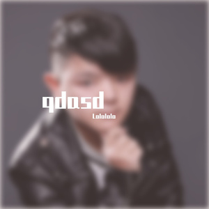 一只伶俐的狐狸跳过一只懒惰的狗