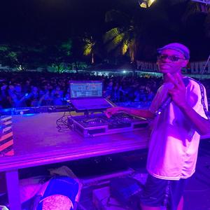 AQUI O CHICOTE ESTRALA