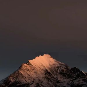 腾空。