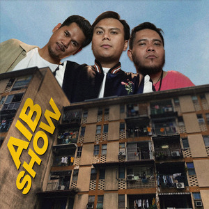 Kamu disana, aku disini