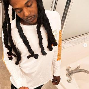 Diamonds Hit (feat. Melly Ave)