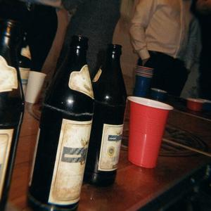 Flasche (feat. Yung OS)