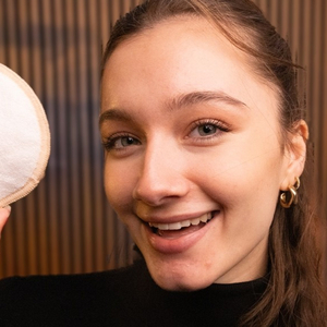 Hydrating Cream Mask Application