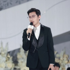 歌曲:青春向太阳 (Live)