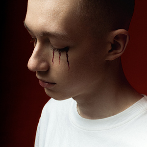 безразлично