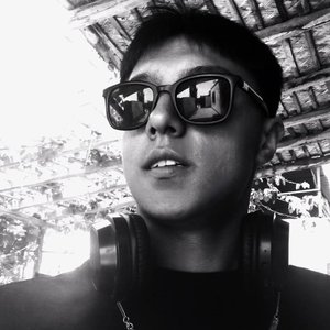 《春冬黑白问》