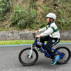 李致贤《梦的眼睛》