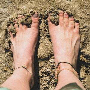 Muddy Toes