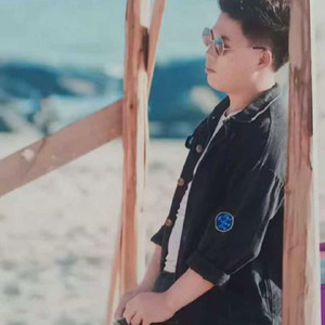 任冷风卷走满天雪