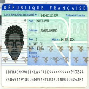 On Voit La Paix Devant Les Ruines