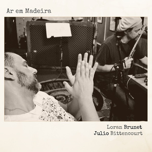 Livre até que enfim