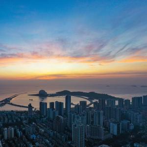 深夜中梦到你的美