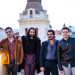 Labios caros (feat. Kumar Kislo) (Directo)