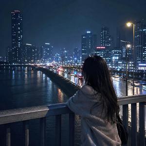 Cô Đơn Giữa Cuộc Sống Bận Rộn