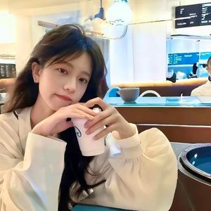 星光铺满的枕边