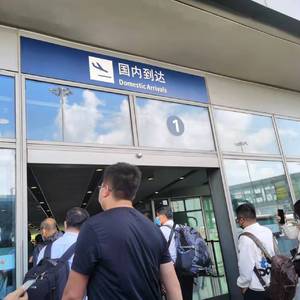 午夜橘黄路灯下的那支烟