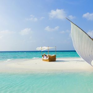 舒缓琴音与白噪音的梦乡序曲