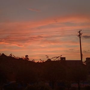 网易云（翻：姜云升)