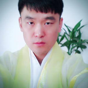 如春作品《八月之杯》（海子诗）