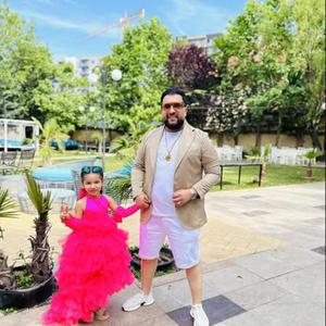 tzanca uraganu mama cum se indoaie gagica asta