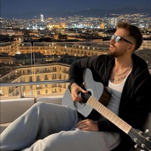 Buscándote (versión acústica)