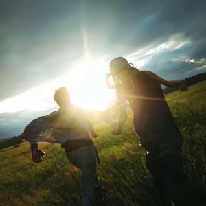 这世界充满假象 唯有痛苦不会说谎