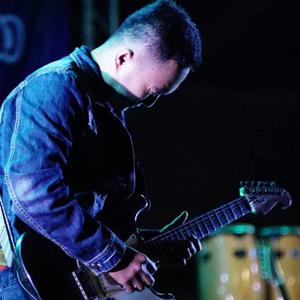 ស្នេហ៍ក្រោមដំណក់ទឹកភ្លៀង