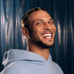 Own Way (feat. Holland Izz)