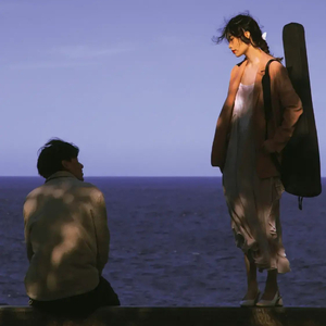 我愿意在七月的第二天说婷婷想听的话她也会在夜里凌晨三点用温柔的双手环住我的腰让街道的风和叶子停止呼吸