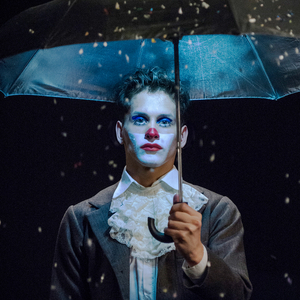 Yo es multitud (versión escénica)