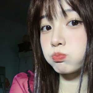 云想衣裳花想容