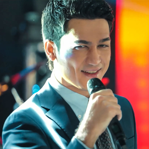 Arkadagly Serdara şöhrat