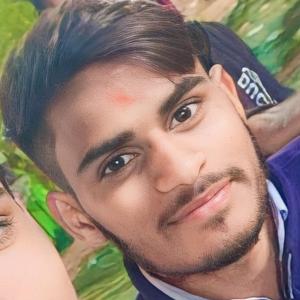 थारा नम्बर बन्द आव ओई लड़की