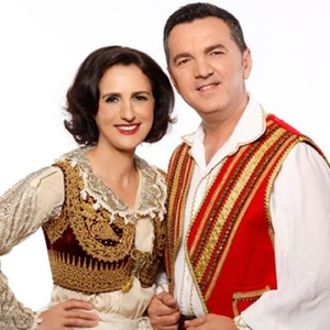 Kolazh me kenge Korçare