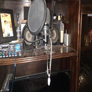 Outlaw (feat. GT, Akhaphela & Rudeboy)