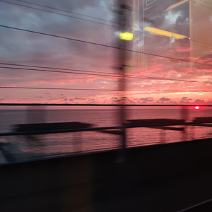 C пустыми карманами