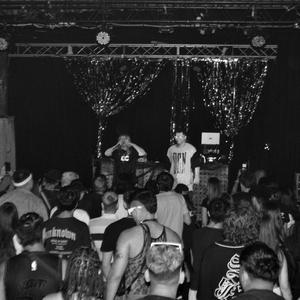 ENSUCIANDO EL VASO (feat. stridah)