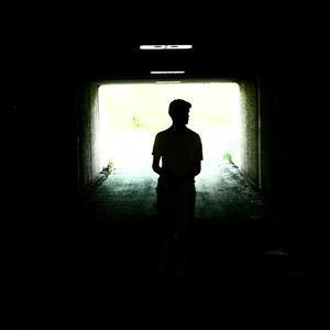 Valoa tunnelin päässä