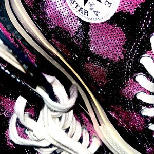 pink converse