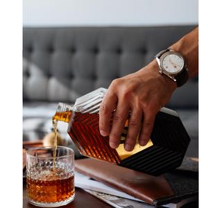 Entre El Alcohol y El Amor (feat. Hugologo)