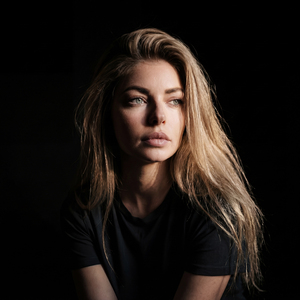 Быть слабой