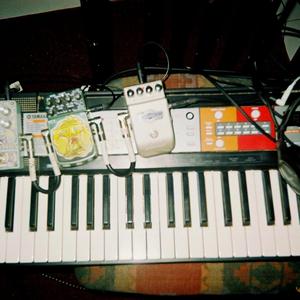 Mis Alas Se Sienten Eternamente Insignificantes (Demo Acústico)