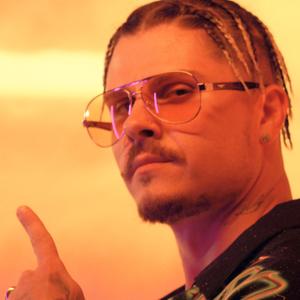 Fata Care M-a Dat Gata (feat. Luis Gabriel)