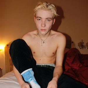 honeyboo (feat. gustl)