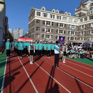 青春不散场