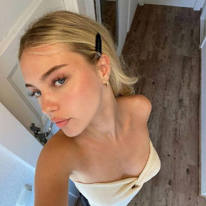 Artık Kimse İçin Bir Sokakta Bayılmam