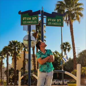 LA